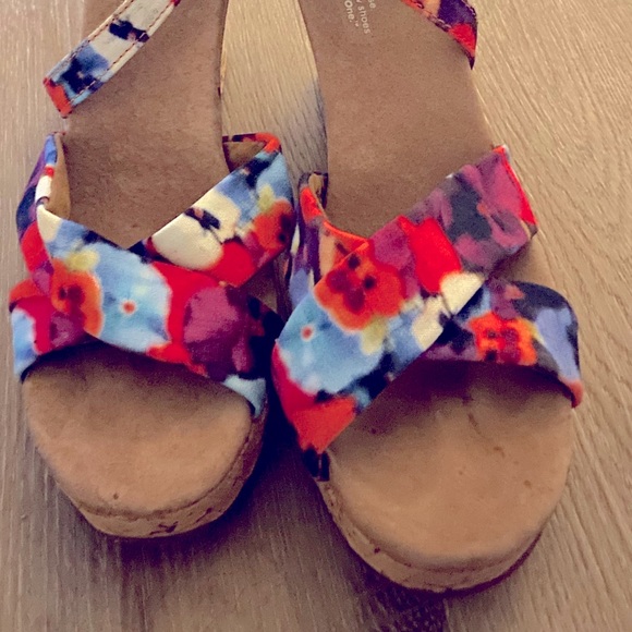 [Toms] Colorful Printed Hemp Strappy Floral Cork Wedge Sandals - Women’s Size 9 - Picture 6 of 11